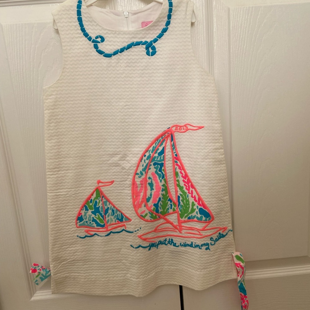 Lily size 5 NWOT